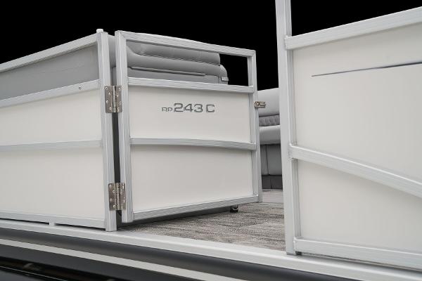 2025 Ranger Reata 243C - 35