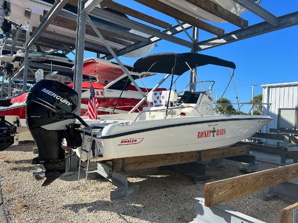 2009 Boston Whaler 230 Dauntless - 16