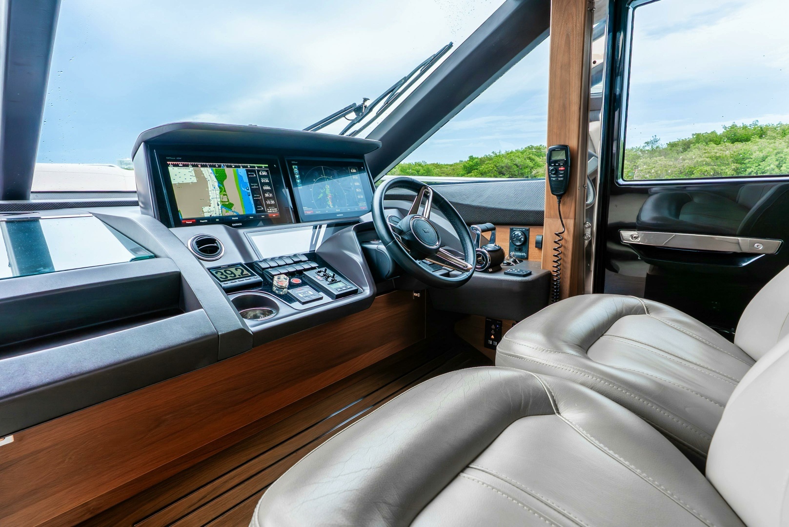 2018 Princess Yachts — - Image 38