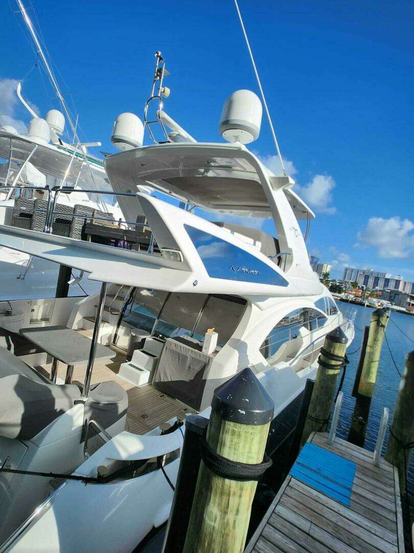 2014 Azimut Flybridge - Image 5
