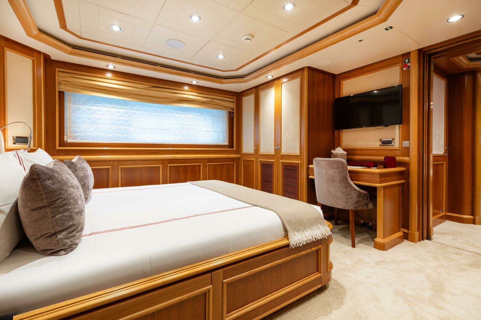 2007 CRN Pilothouse - Image 24