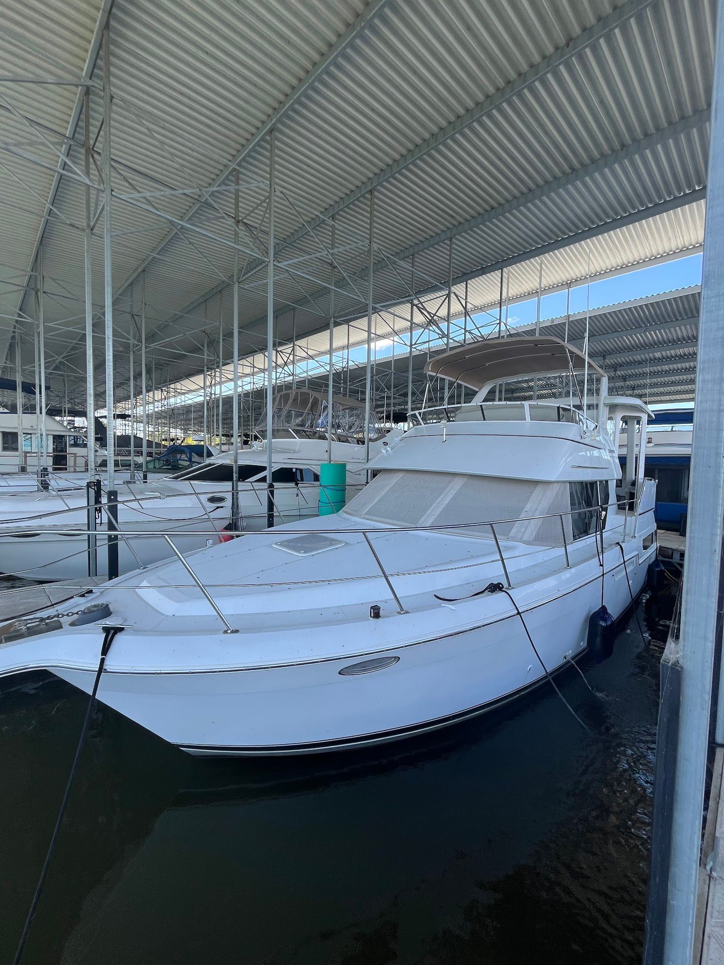 1998 Carver 355 Aft Cabin Motor Yacht - 2