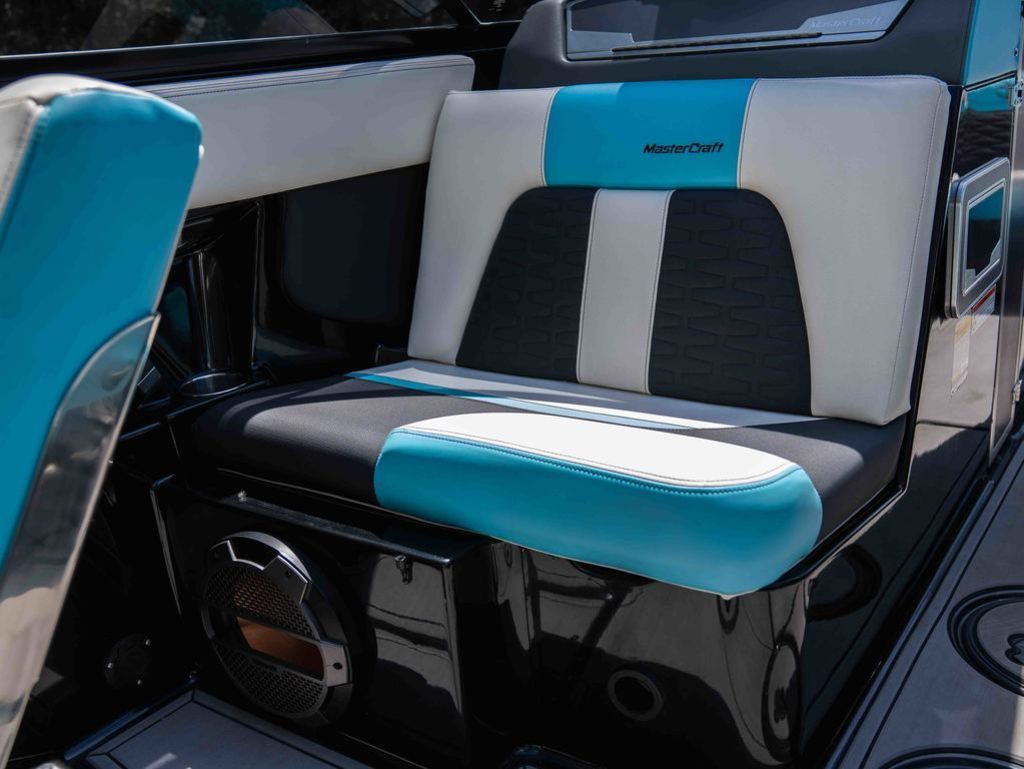 2019 MasterCraft X24 - 10