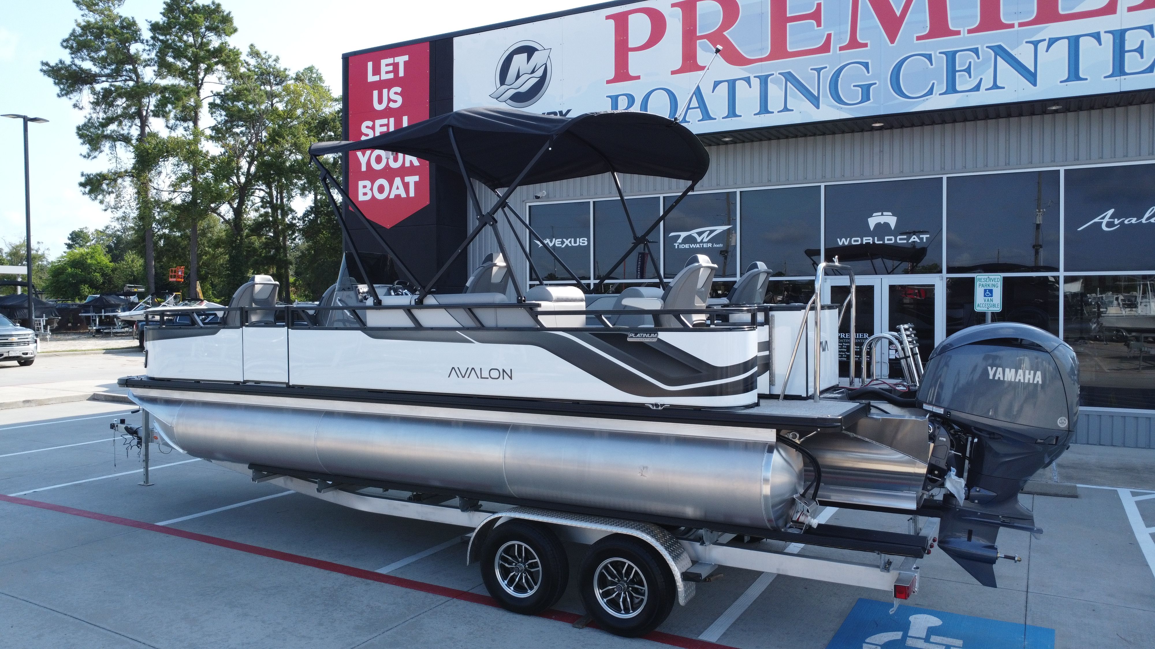 2025 Avalon Venture 85 Center Console Fish - 23' - 3
