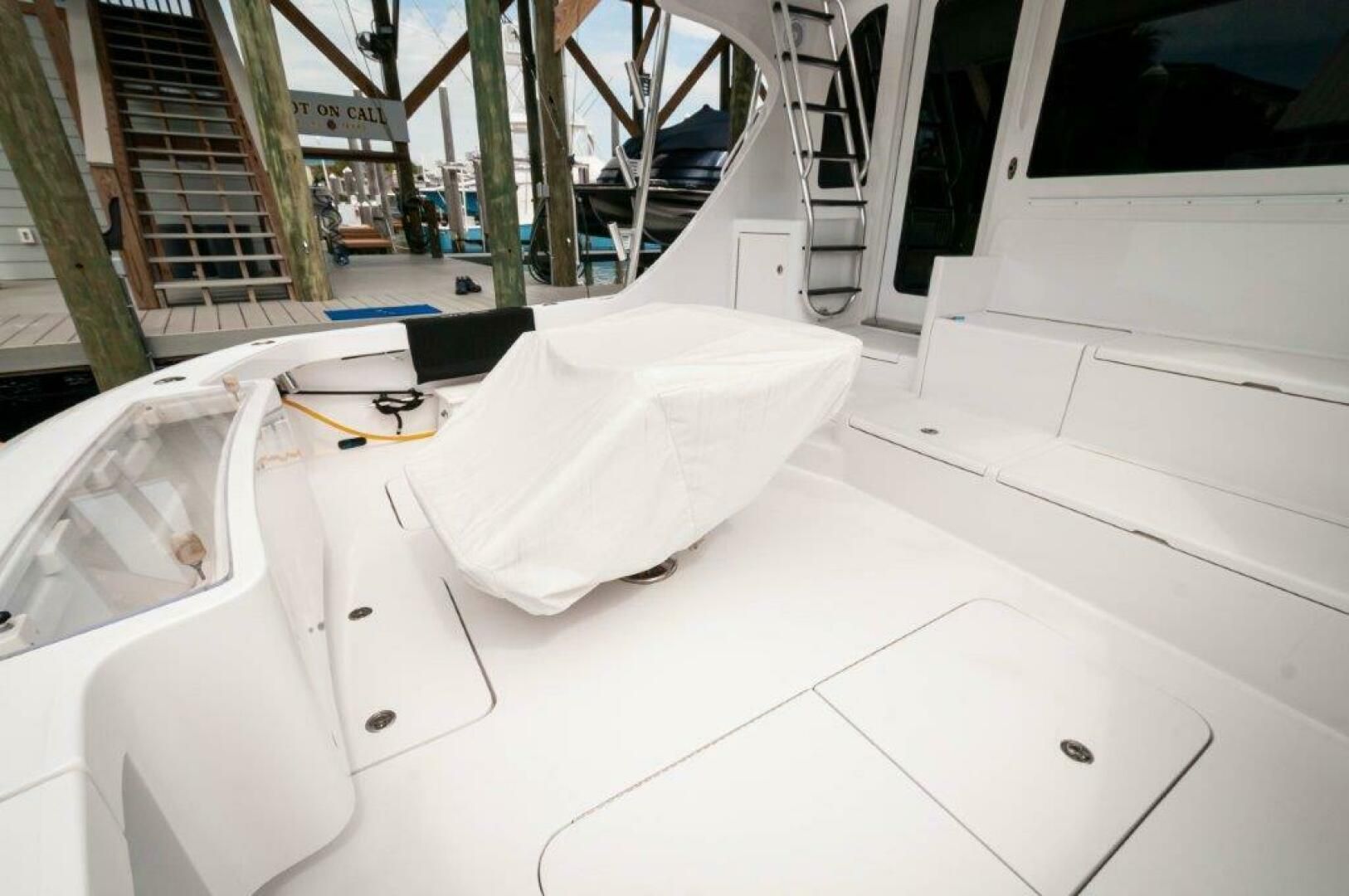 2016 Hatteras GT60 - 39