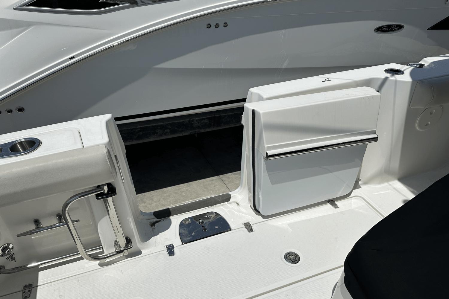 2018 Boston Whaler 330 Outrage - 10
