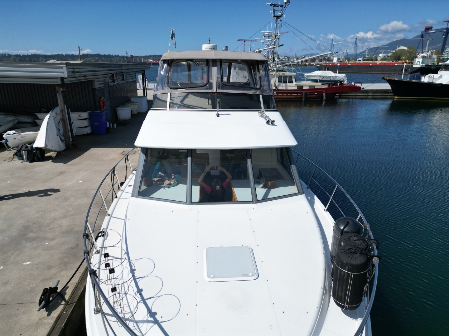 1996 Carver 370 Voyager - Image 22