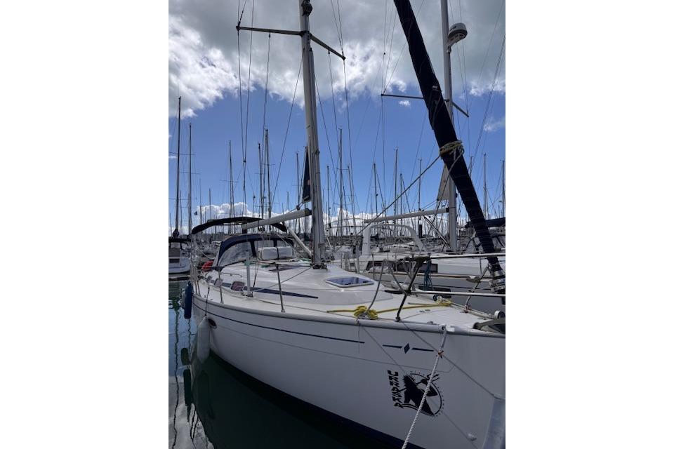 2007 Bavaria Cruiser 33