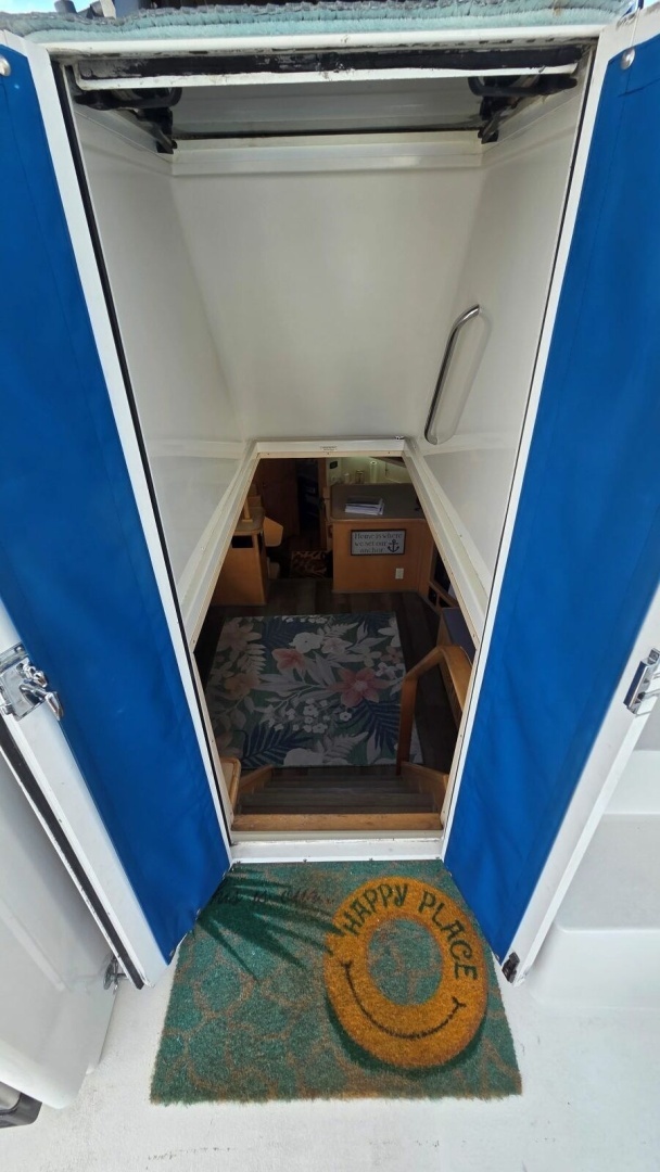1998 Carver 405 Aft Cabin Motor Yacht - Image 30