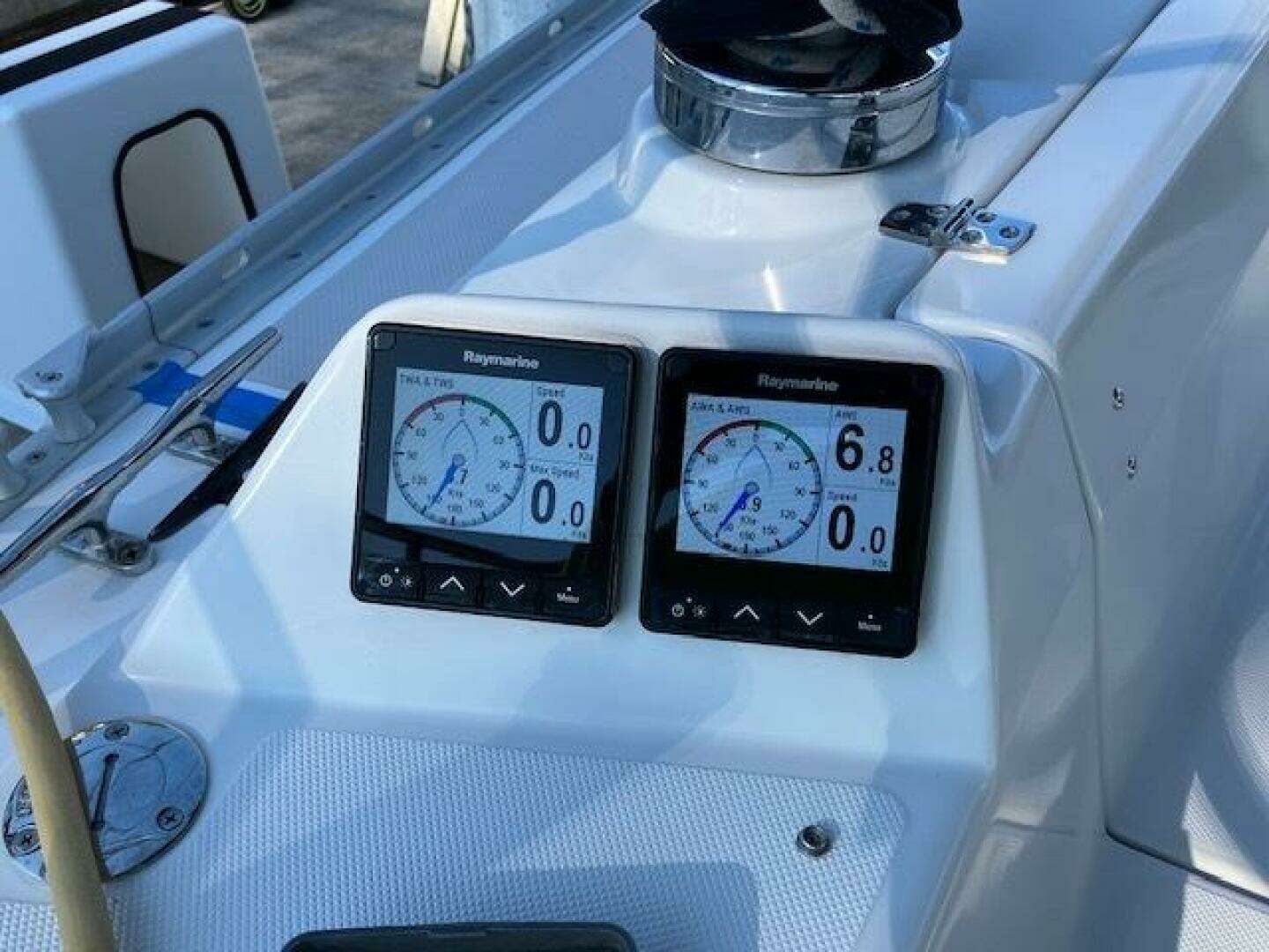2012 Catalina 355 - Image 17