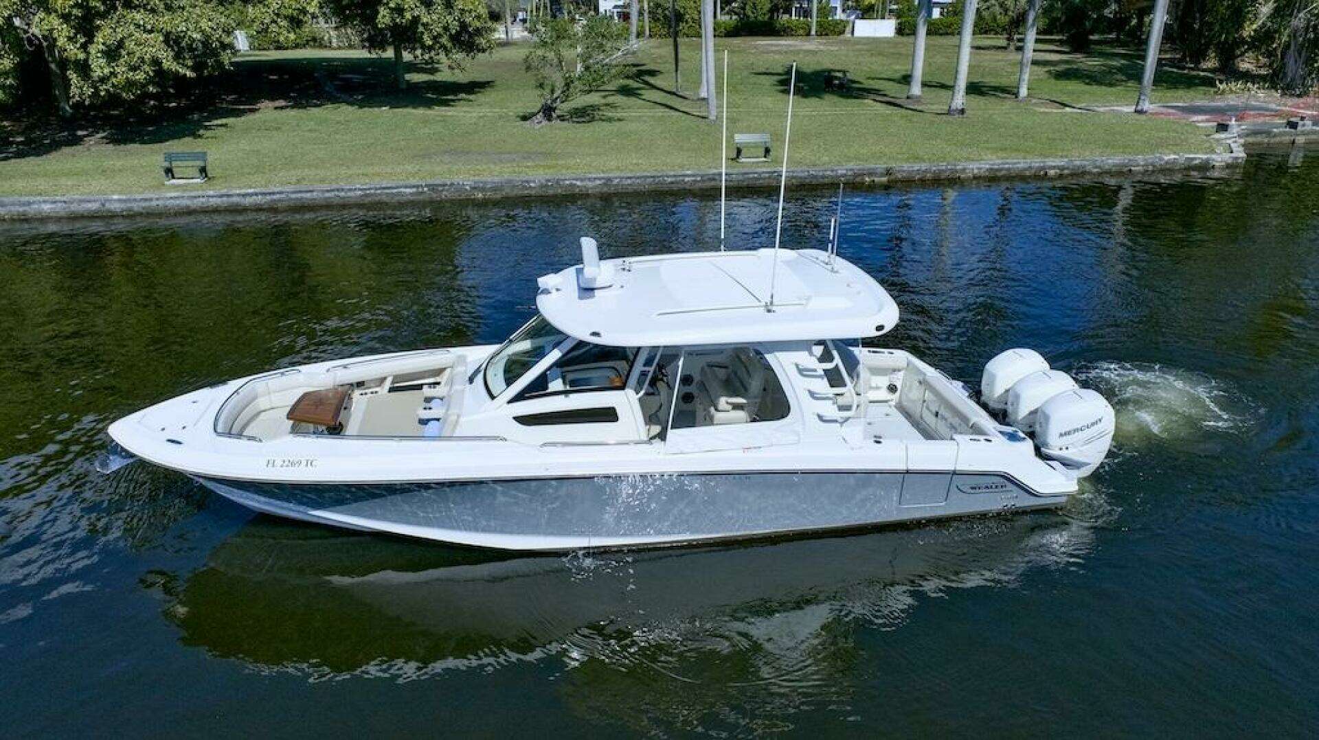 2019 Boston Whaler 350 Realm - Image 7