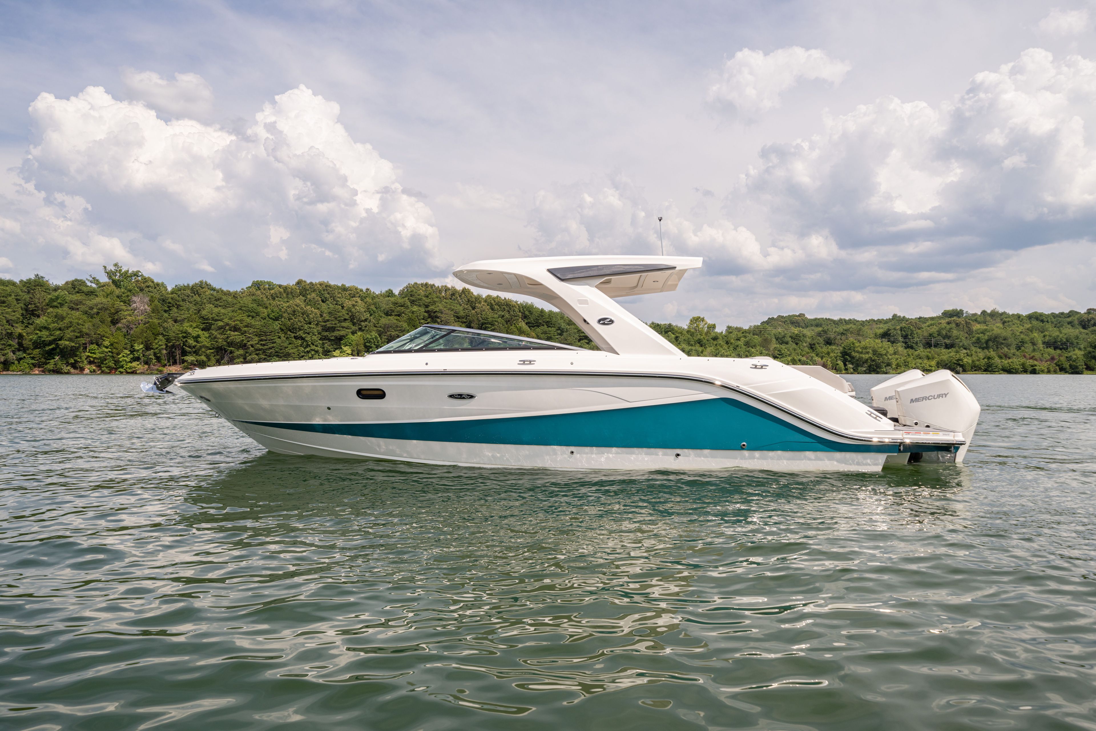 2021 Sea Ray SLX 310 Outboard