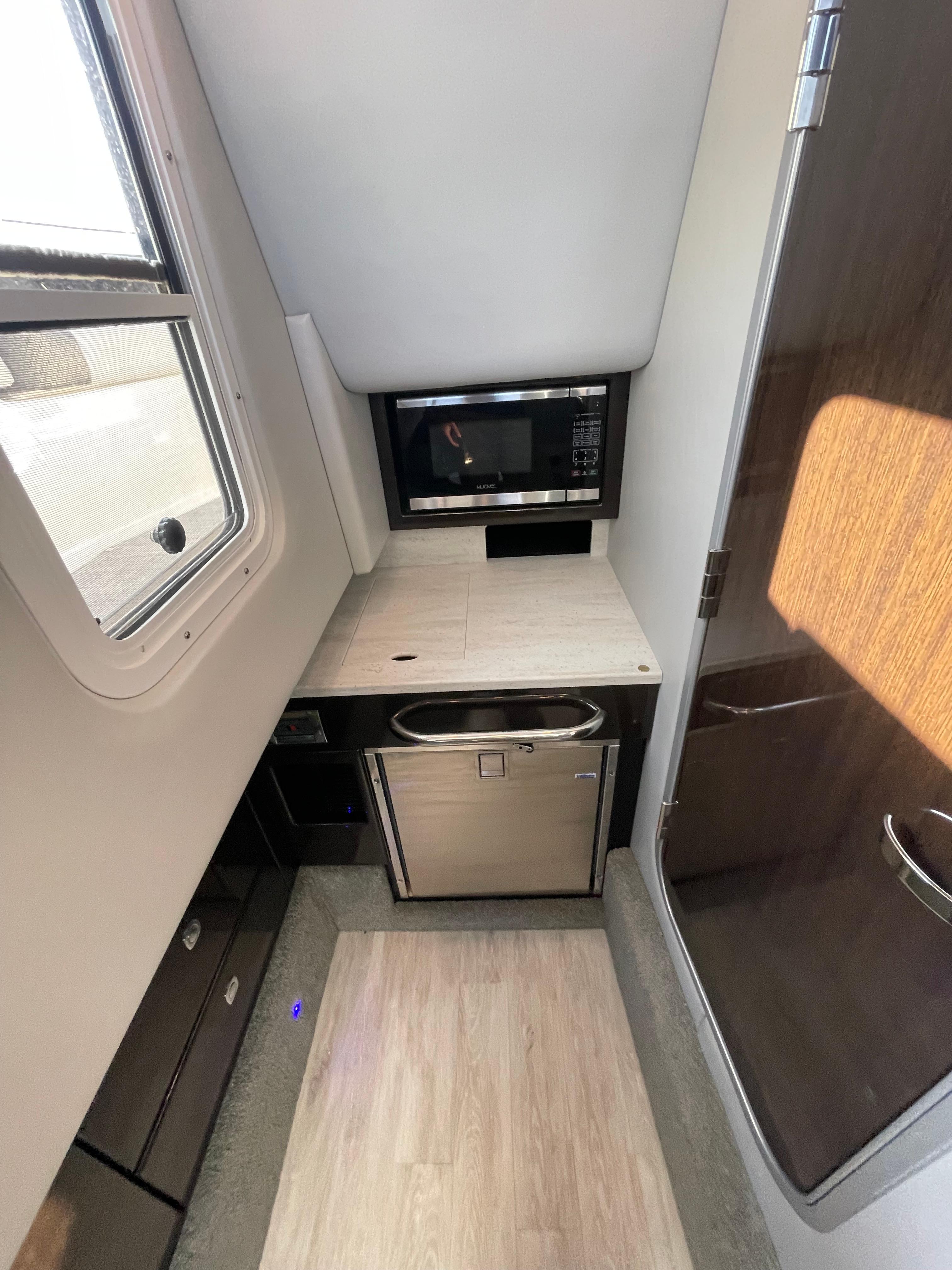 2019 Formula 350 Crossover Bowrider - 15