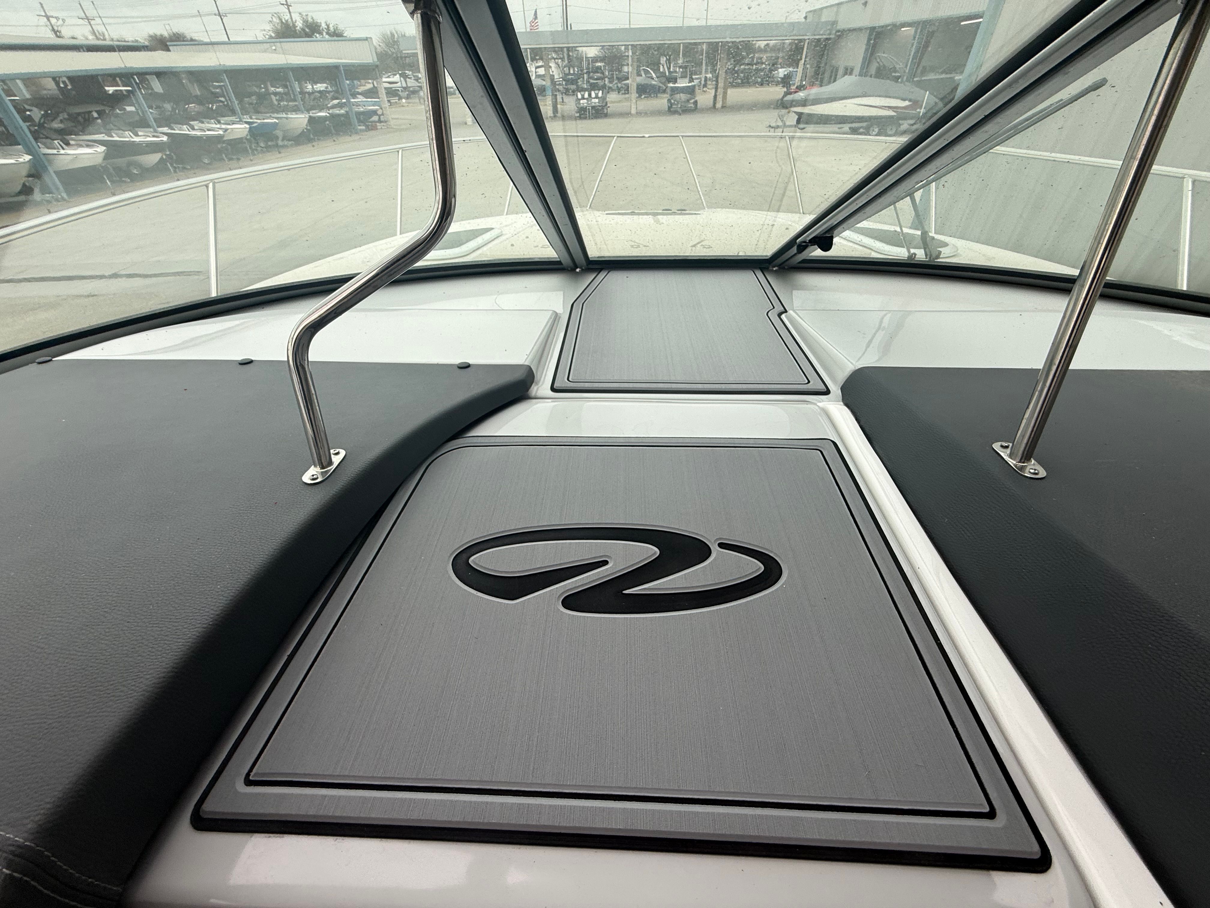 2023 REGAL 33 EXPRESS - Image 54