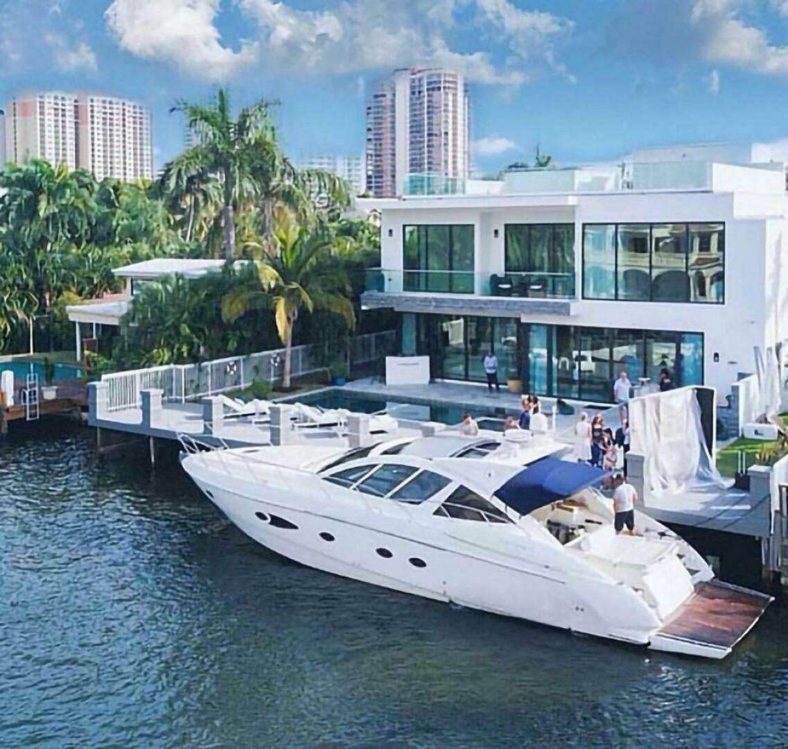 2010 Azimut Atlantis 54 - Image 3