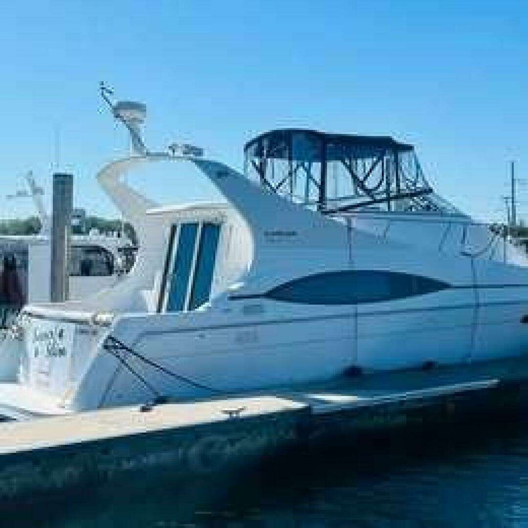2001 Carver 350 Mariner - Image 2