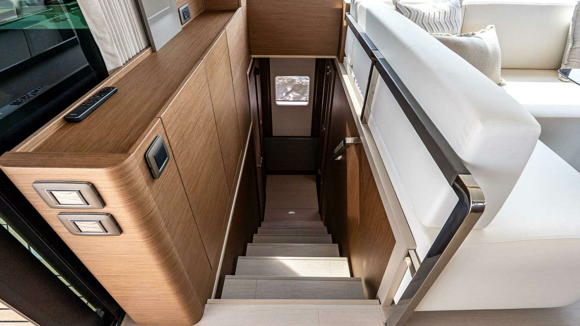 2027 Prestige M48 - Image 36