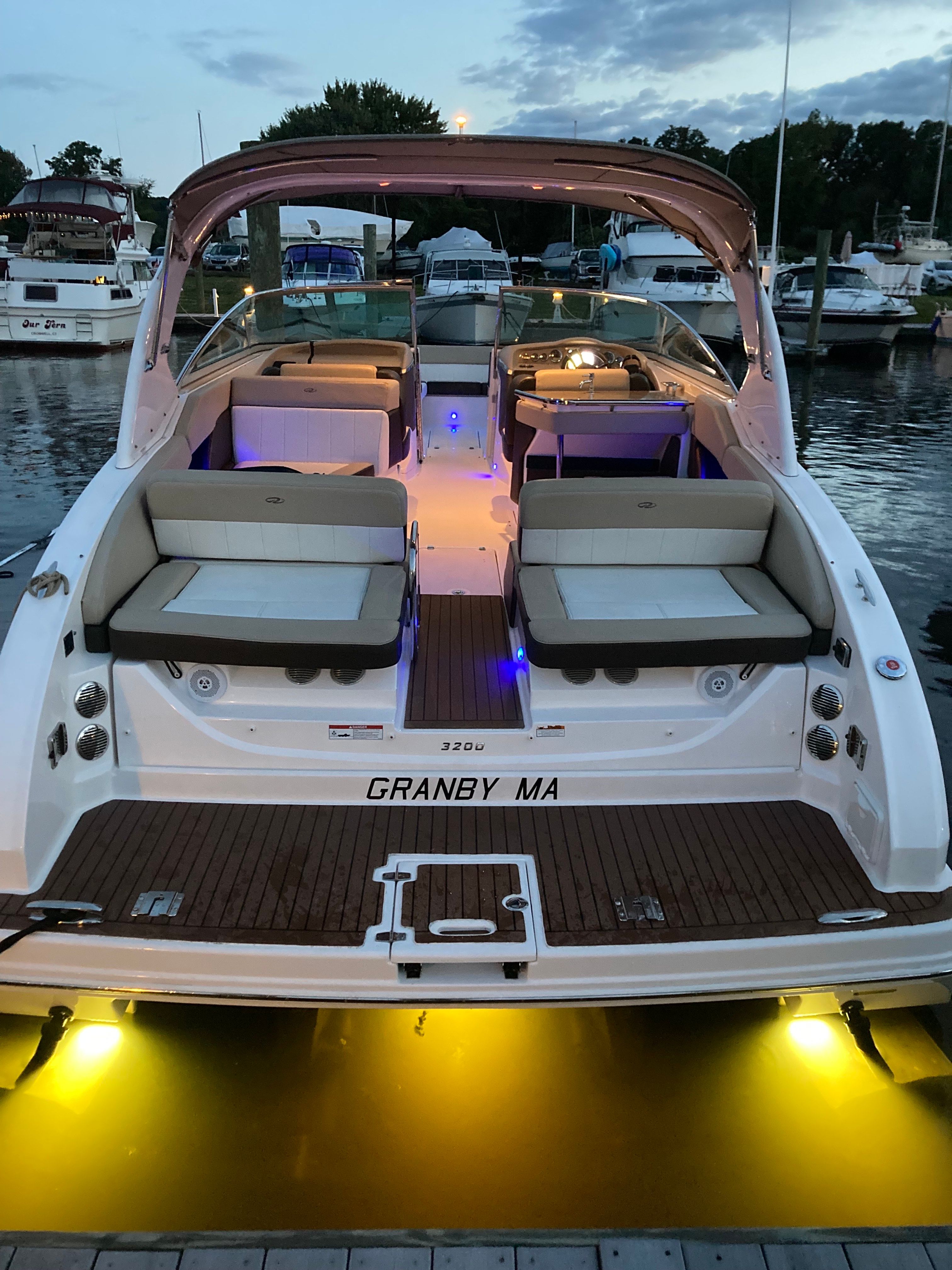 2013 Regal 3200 Bowrider - 20