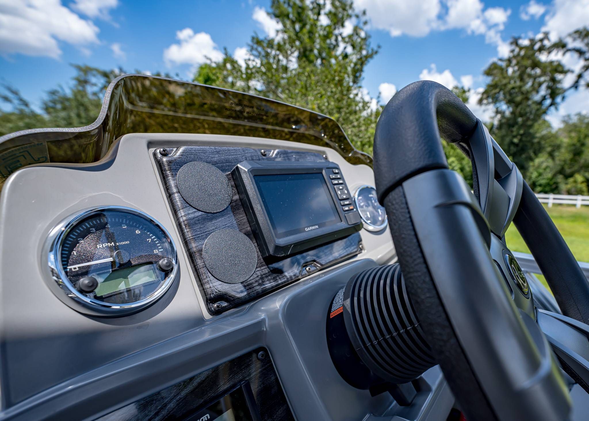 2025 Tahoe Pontoon SLT 23' Quad Lounge - 17
