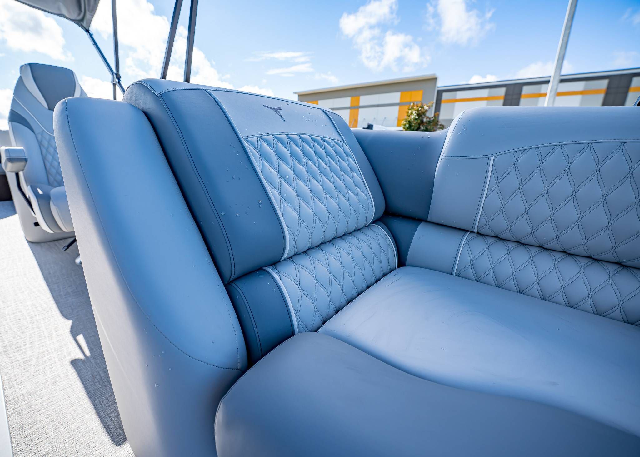 2025 Tahoe Pontoon Cascade 25 Quad Lounge - 11