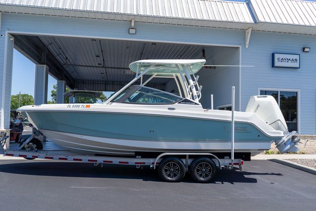 2023 Boston Whaler 240 Vantage