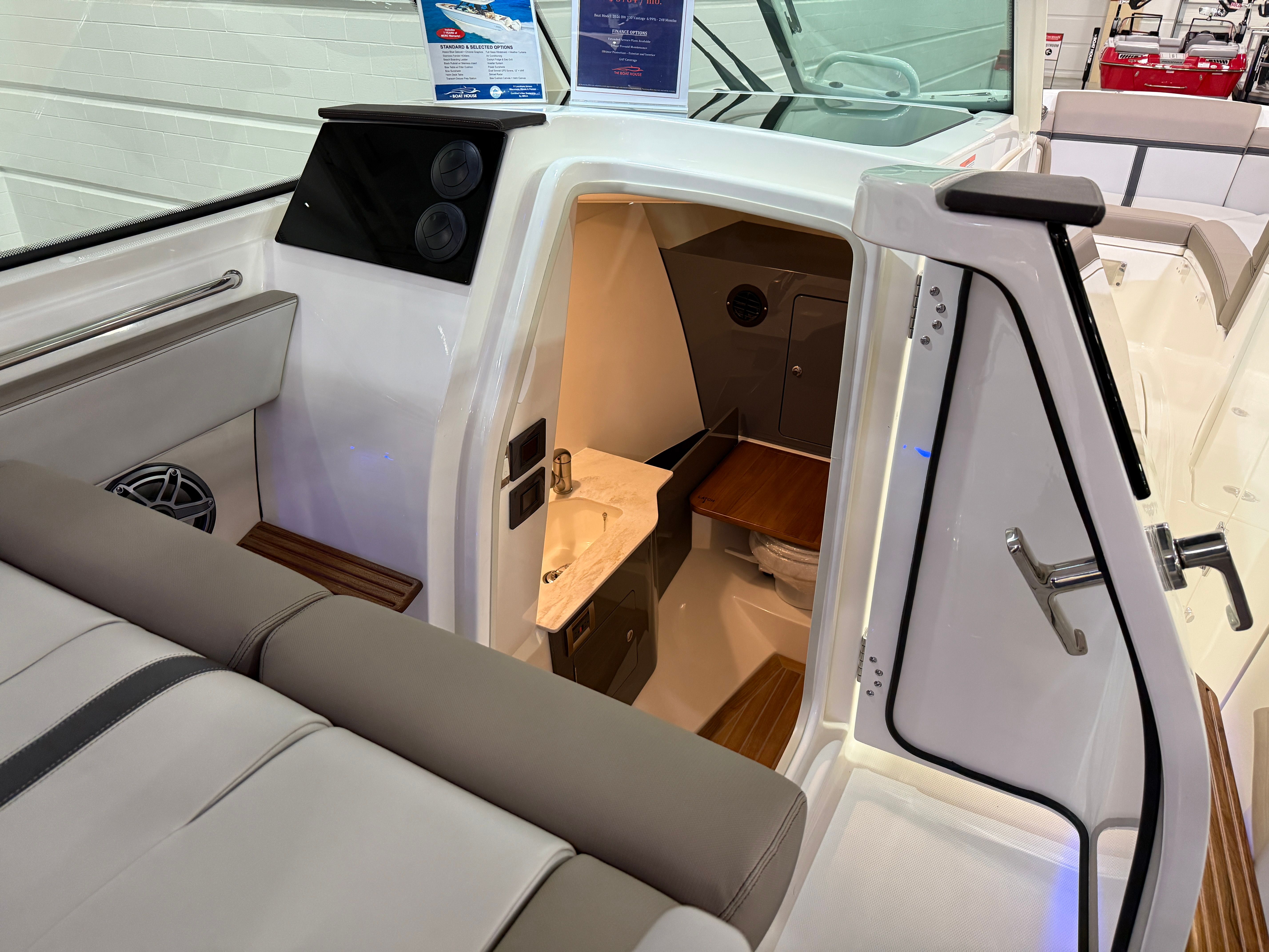 2026 Boston Whaler 330 Vantage - 22