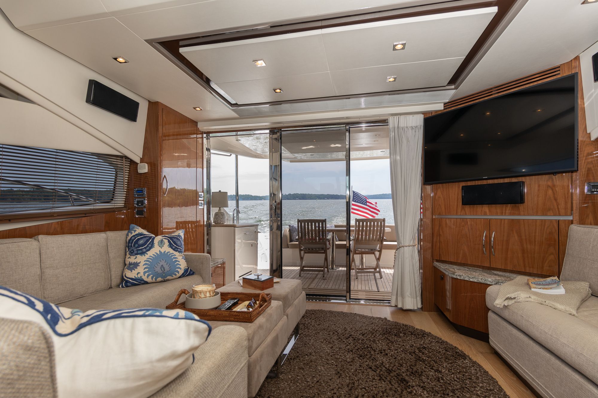 2018 Sea Ray L 650 FLY - 12