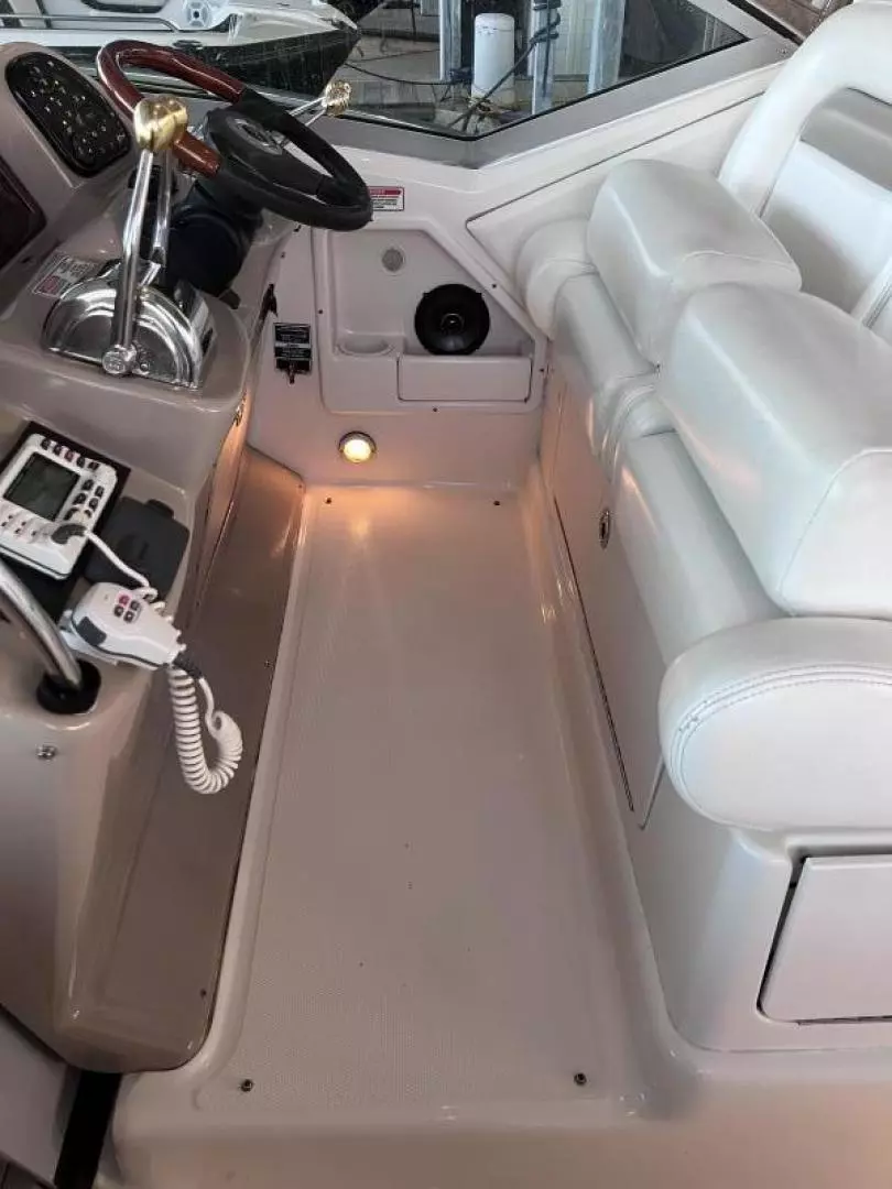 2005 Sea Ray Sundancer 320 - Image 22