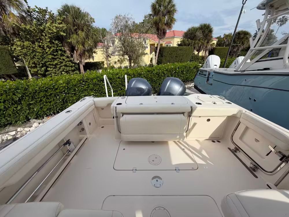 2019 Grady-White Freedom 325 - 3