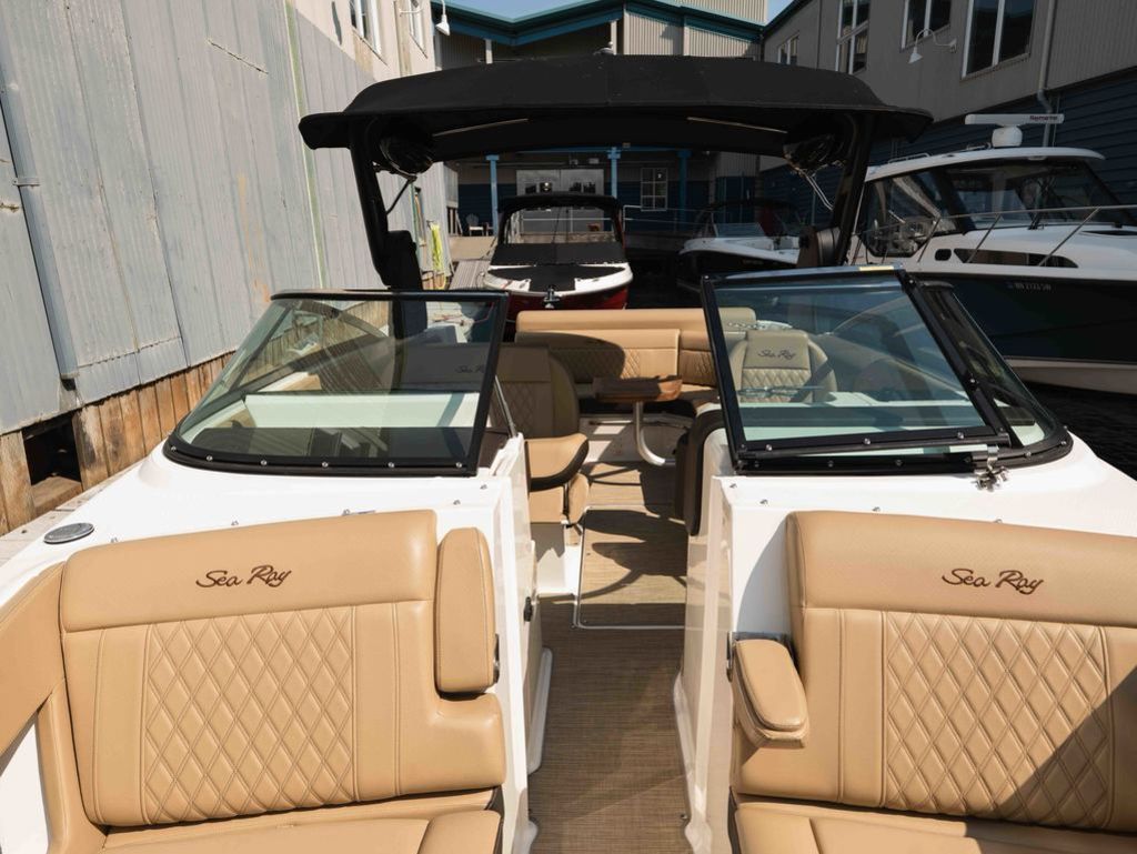 2019 Sea Ray SLX 280 - 18