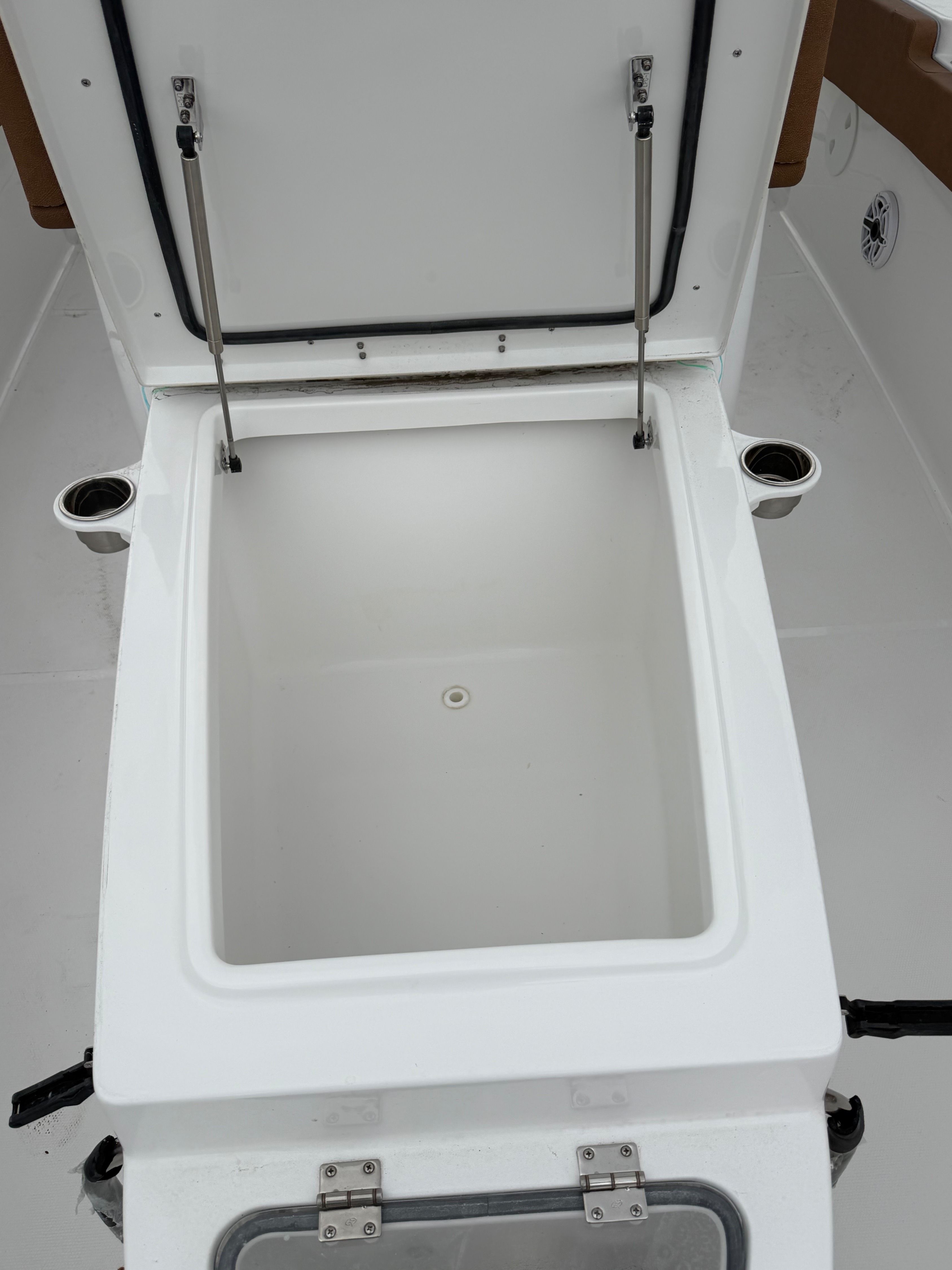 2026 Sea Hunt Ultra 275CB - 13