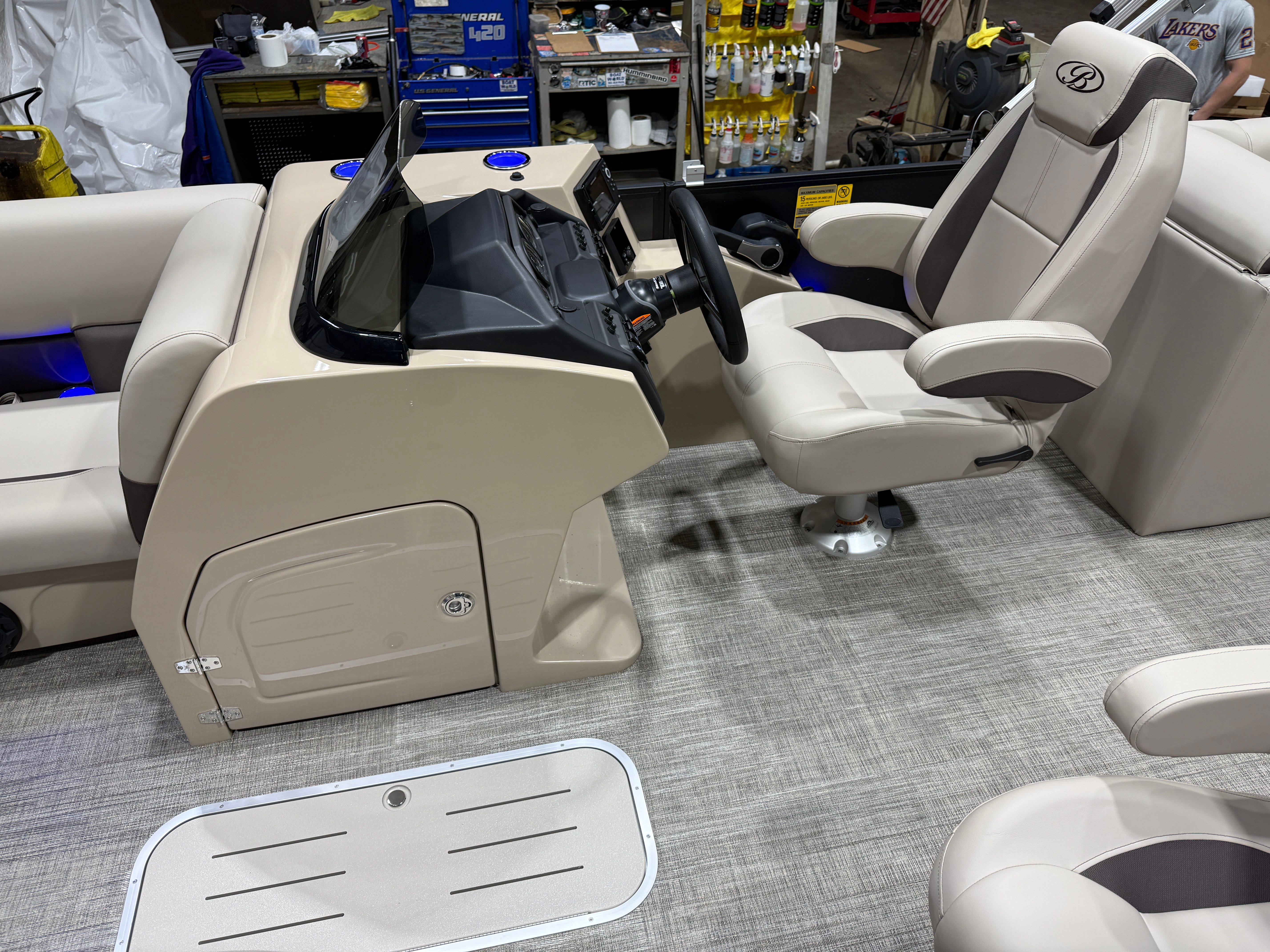 2026 Bentley Pontoons Legacy 223 Navigator Quad Lounge Tritoon & Honda 4-Stroke EFI - 13