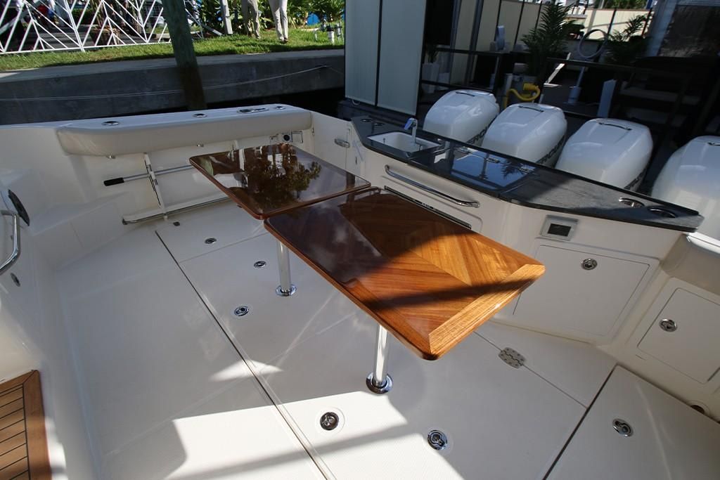 2023-Boston-Whaler-405-Conquest-MarineMax