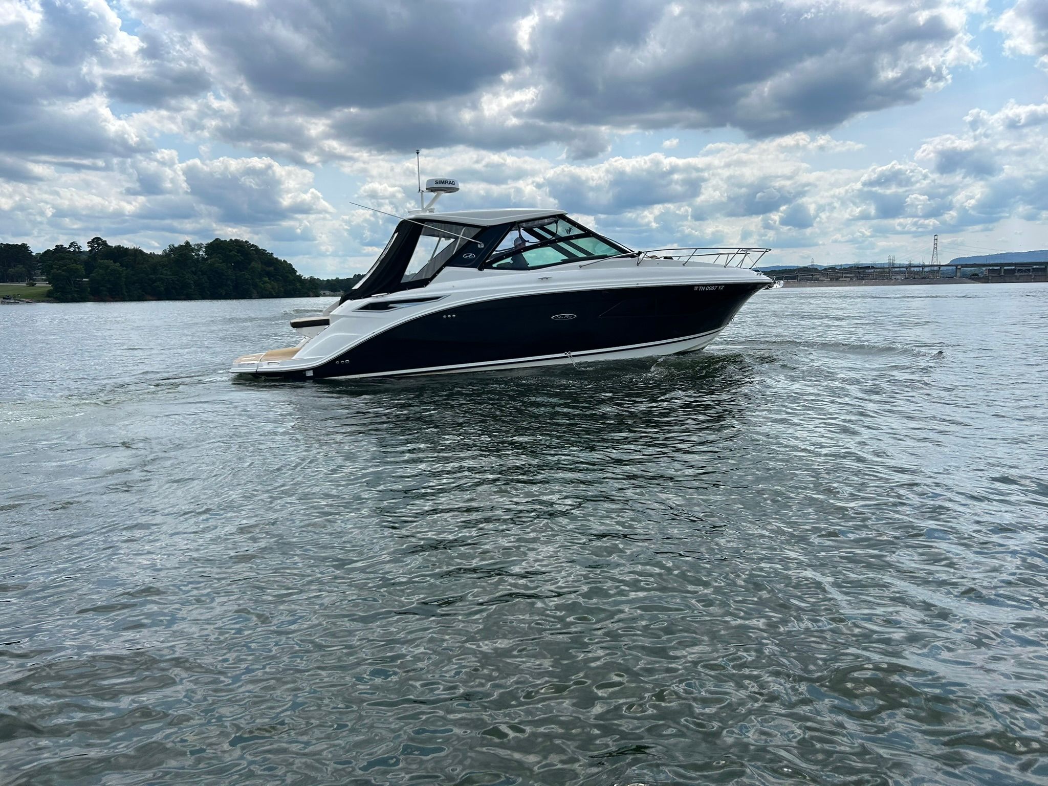 2023 Sea Ray DA320 Coupe