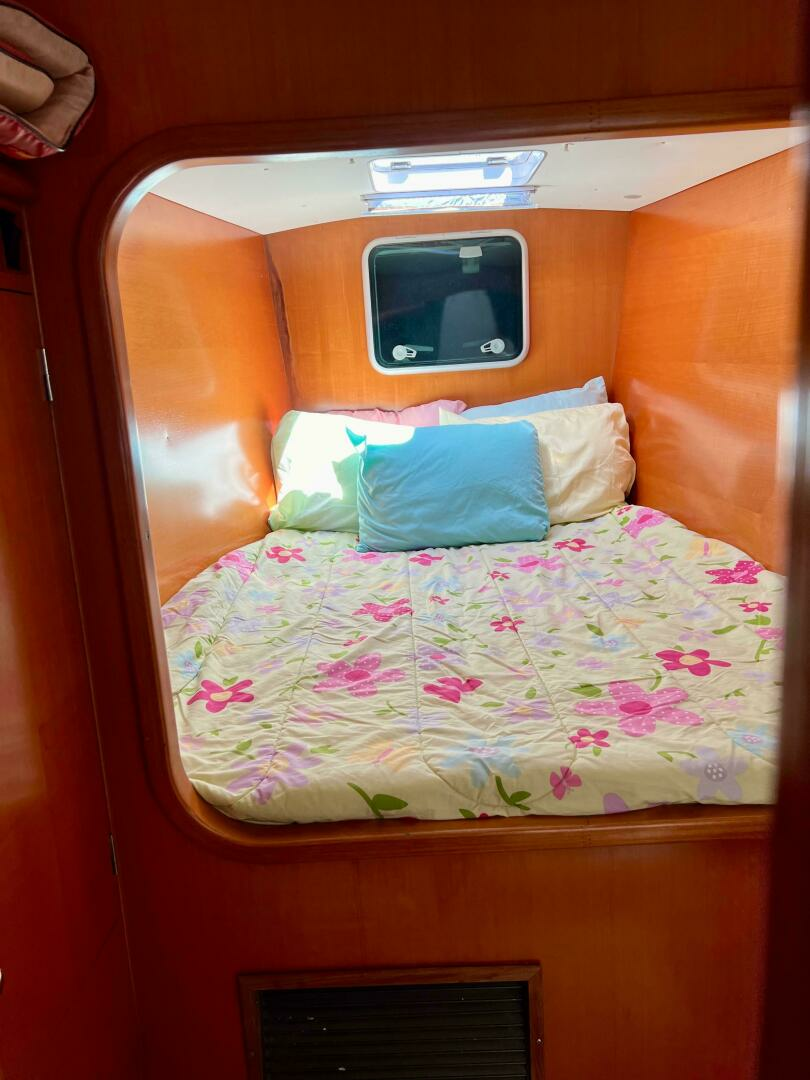 2002 Lagoon 410 - Image 11