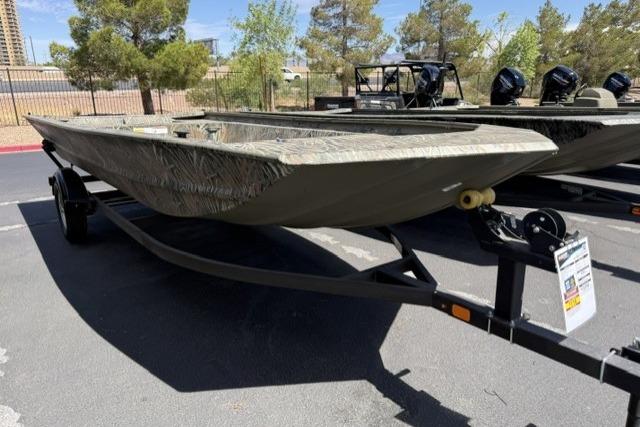 2026 Tracker Grizzly 1860 Utility
