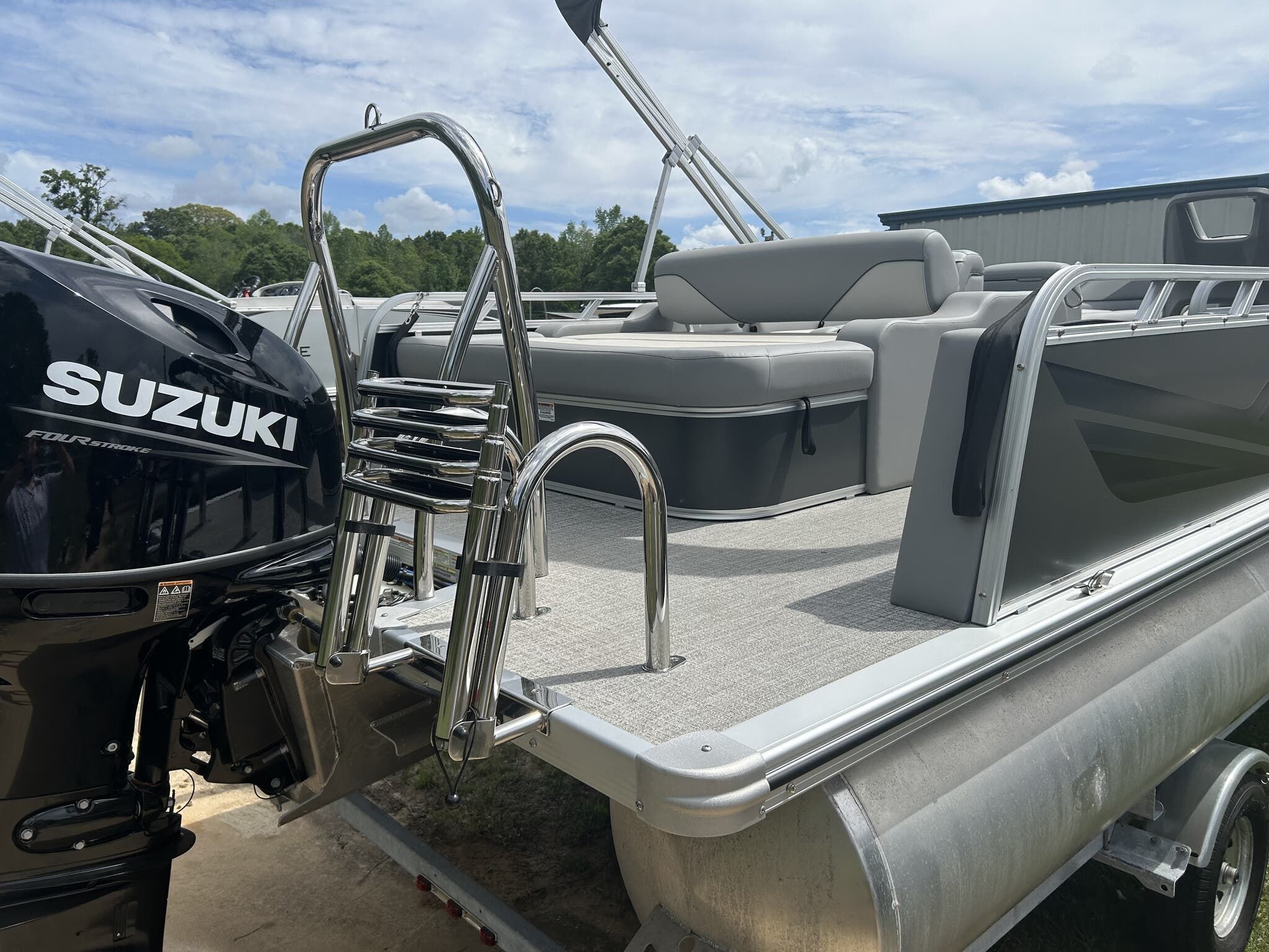 2026 Tahoe Pontoon Boats Sport 85 23 VERASTILE REAR BENCH-140HP - 4
