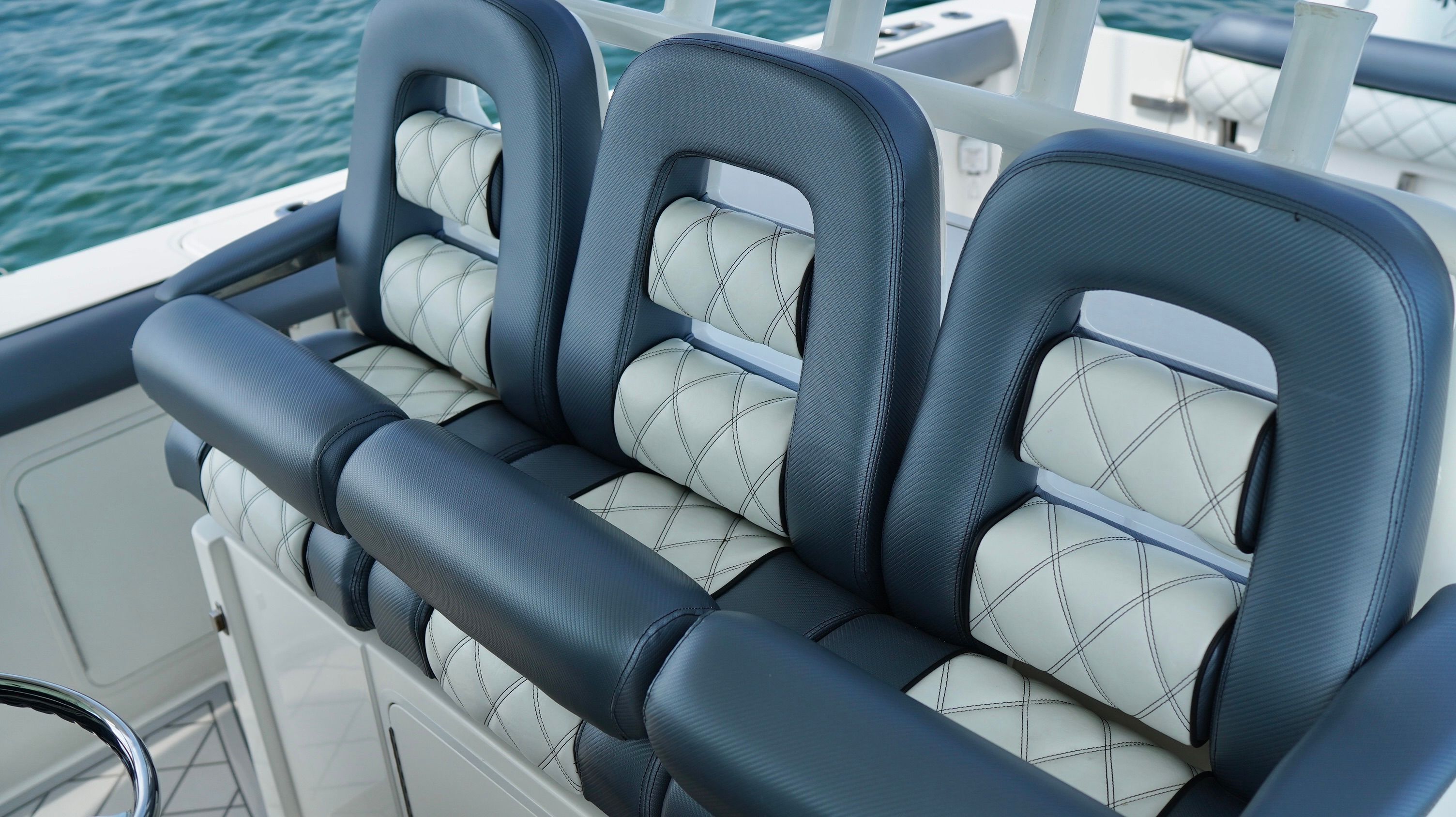 2013 Boston Whaler 350 Outrage - 44