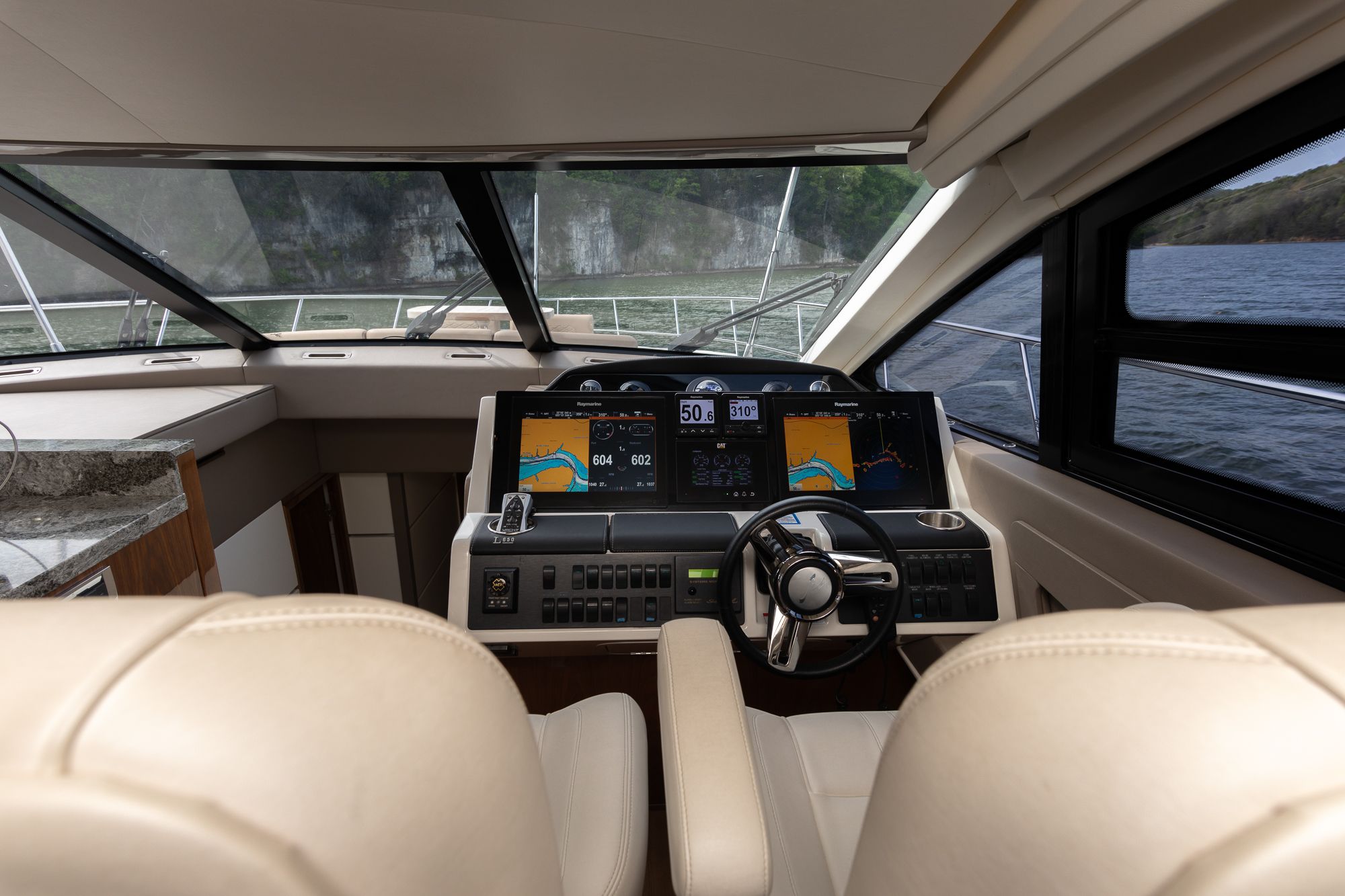 2018 Sea Ray L 650 FLY - 19