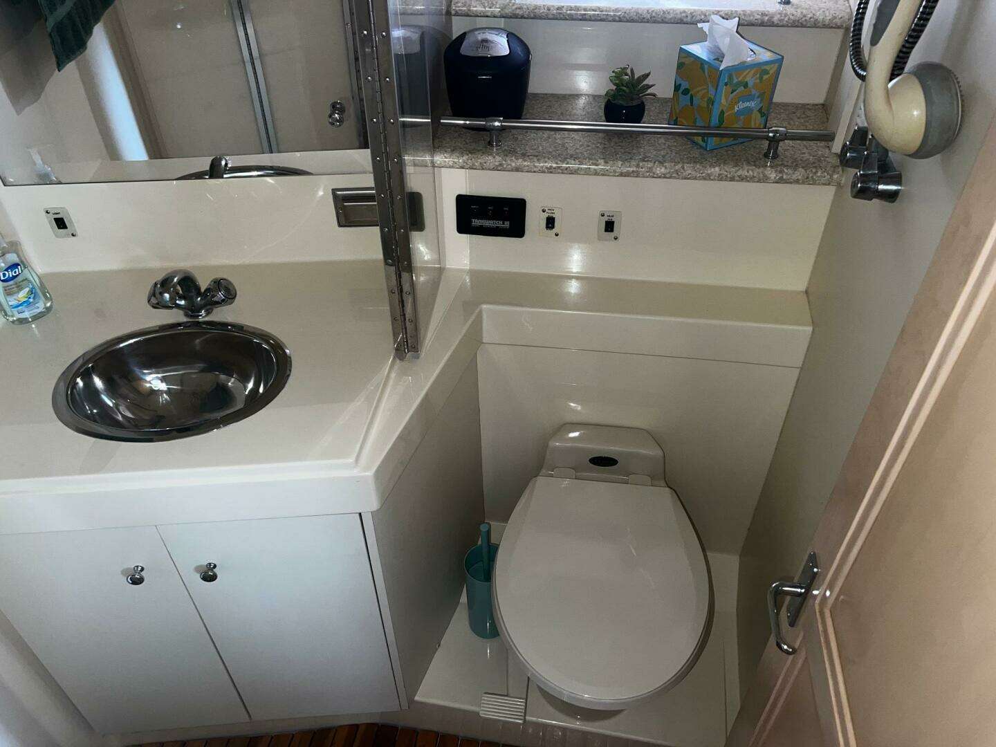 1999 Carver 356 Aft Cabin - Image 43