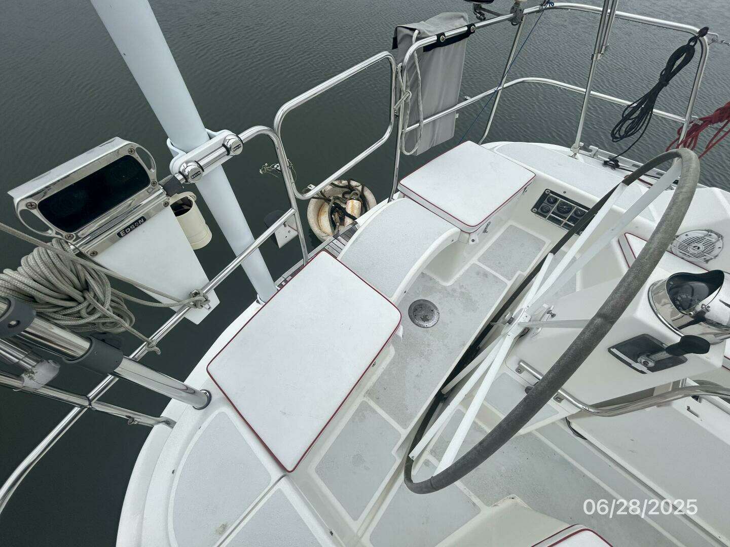 1995 Freedom 40/40 - Image 34