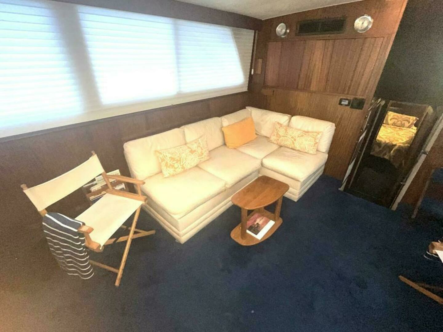 1981 Hatteras 48 Motoryacht - Image 10