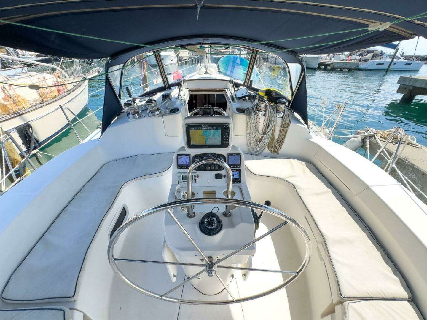2001 Hunter 410 - Image 6