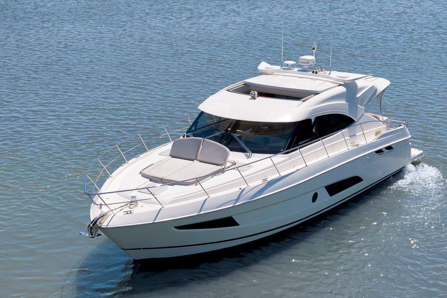 2020 Riviera 4800 Sport Yacht