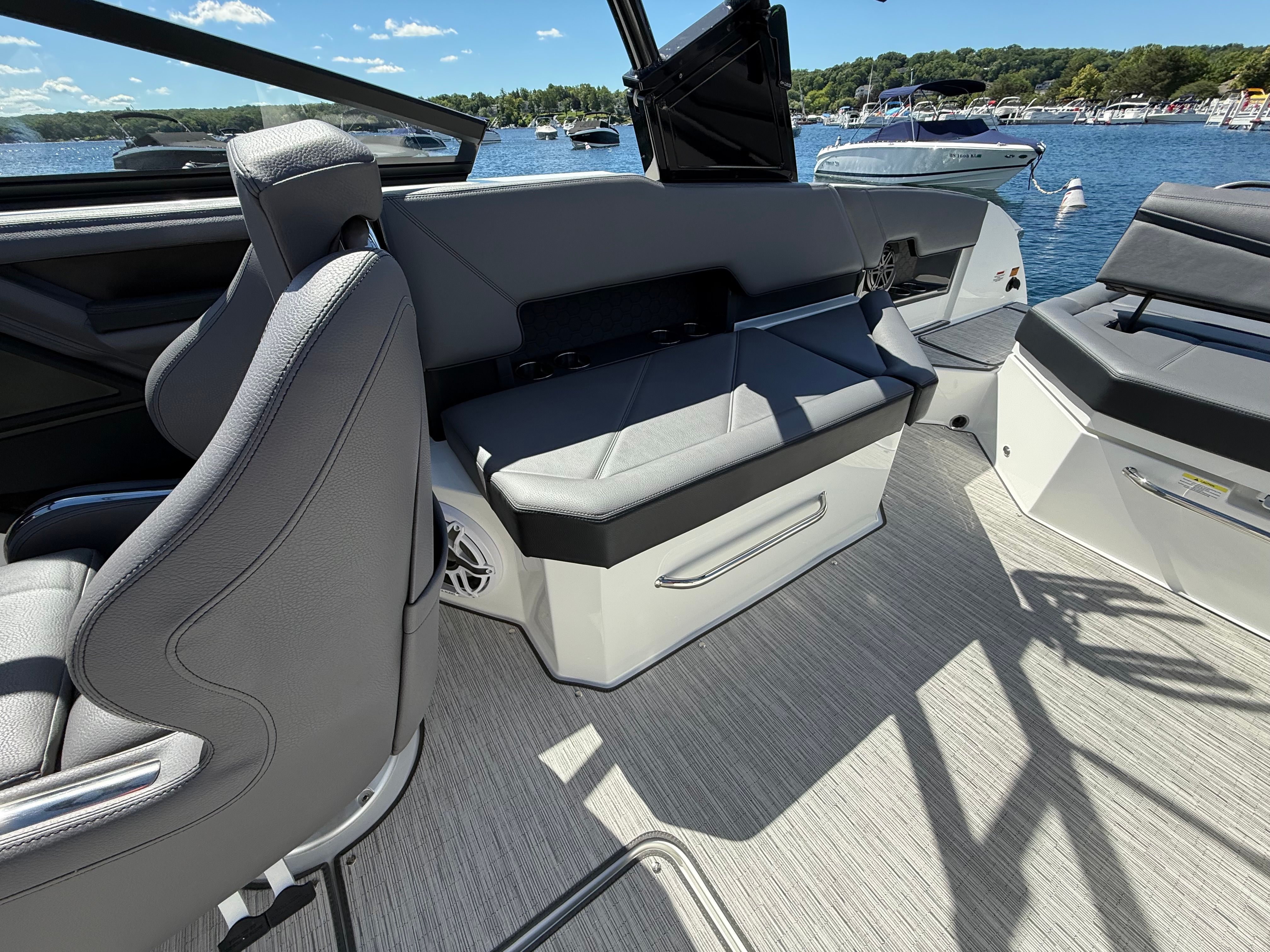 2026 Cobalt R8 Surf - 21