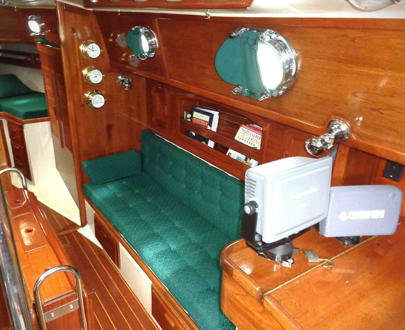 1987 Pacific Seacraft 34 - Image 4