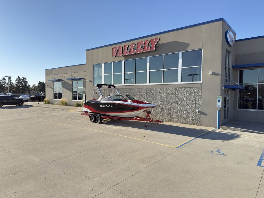 2019 MasterCraft XT22 - 77