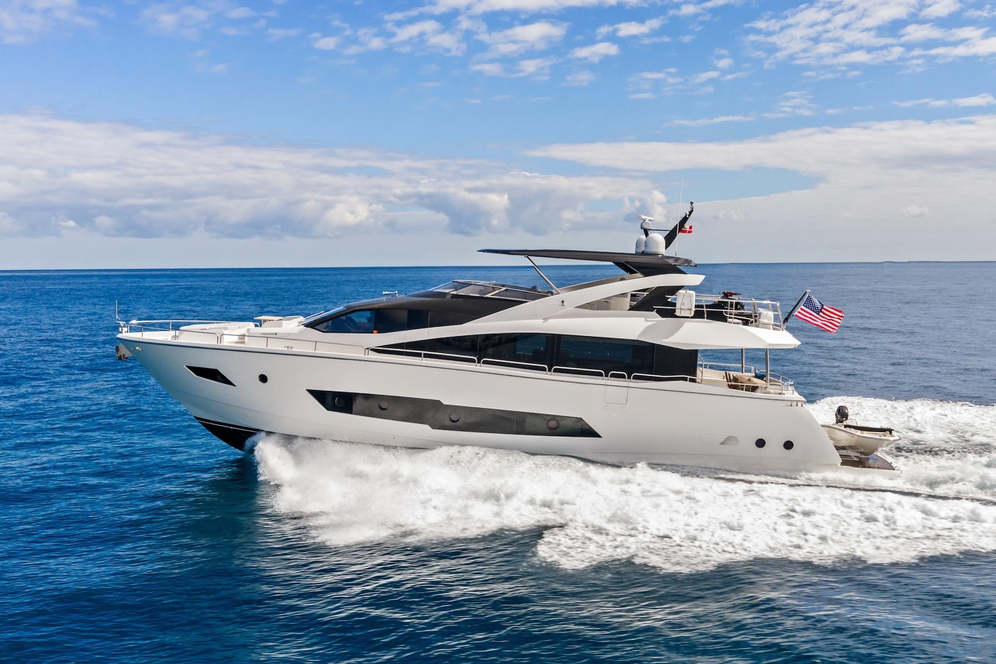2019 Sunseeker 86 Yacht