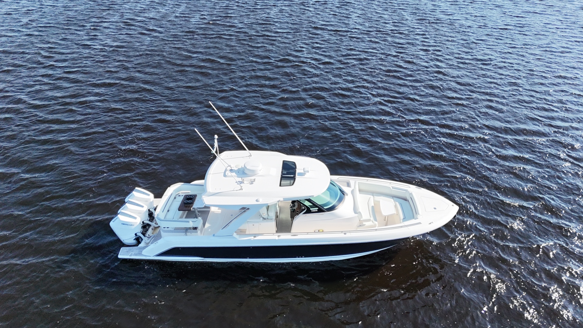 2024 Tiara Yachts 38 LS - Image 29