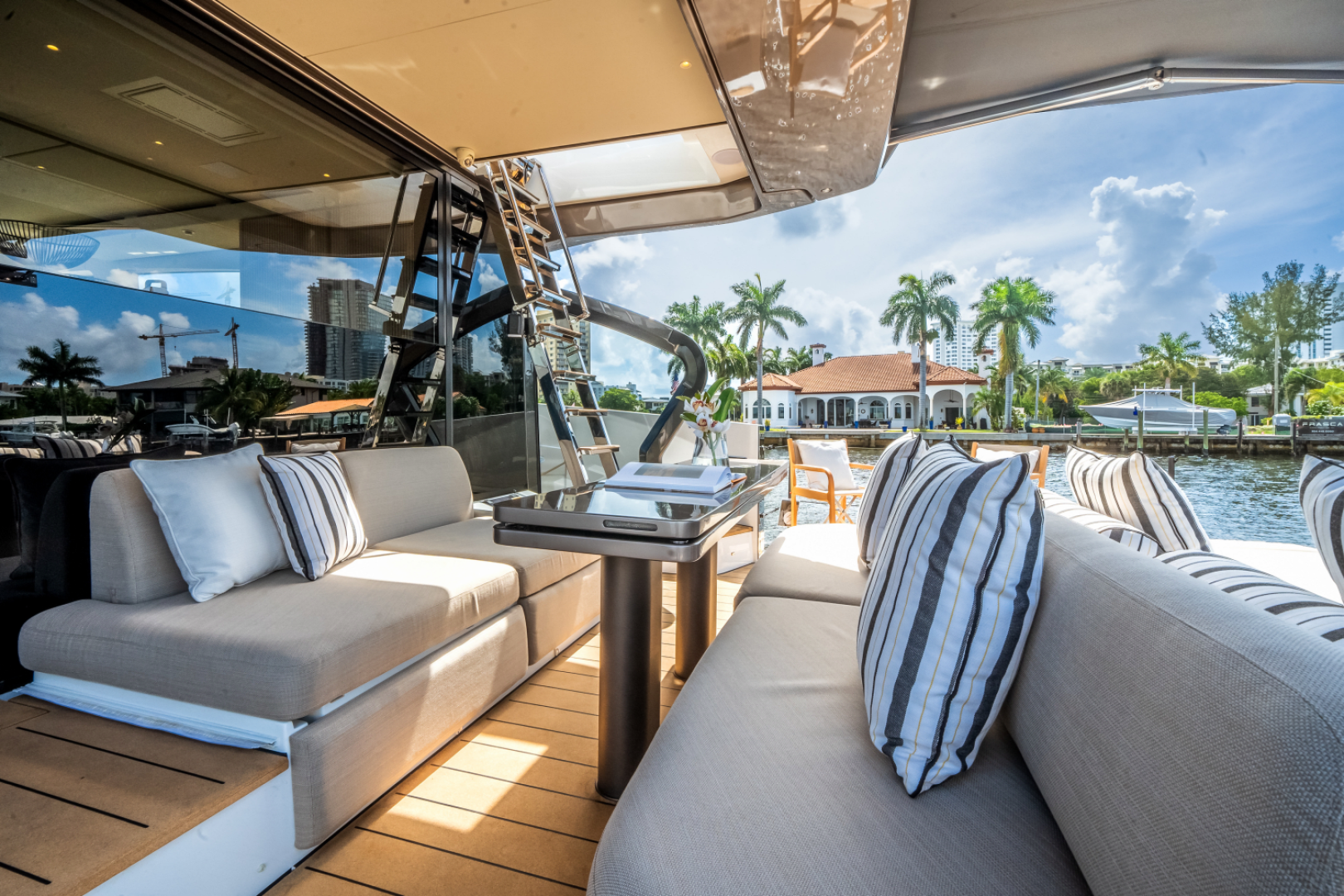2025 Azimut Seadeck 6 - Image 22